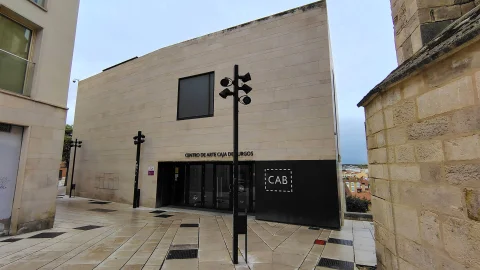 Entrada principal del Centro de Arte Caja de Burgos CAB