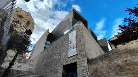 Exterior del Centro de Arte CAB