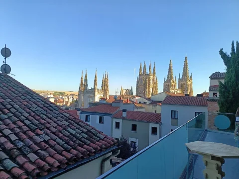 Perspectiva desde la terraza del CAB hacia la Catedral de Burgos