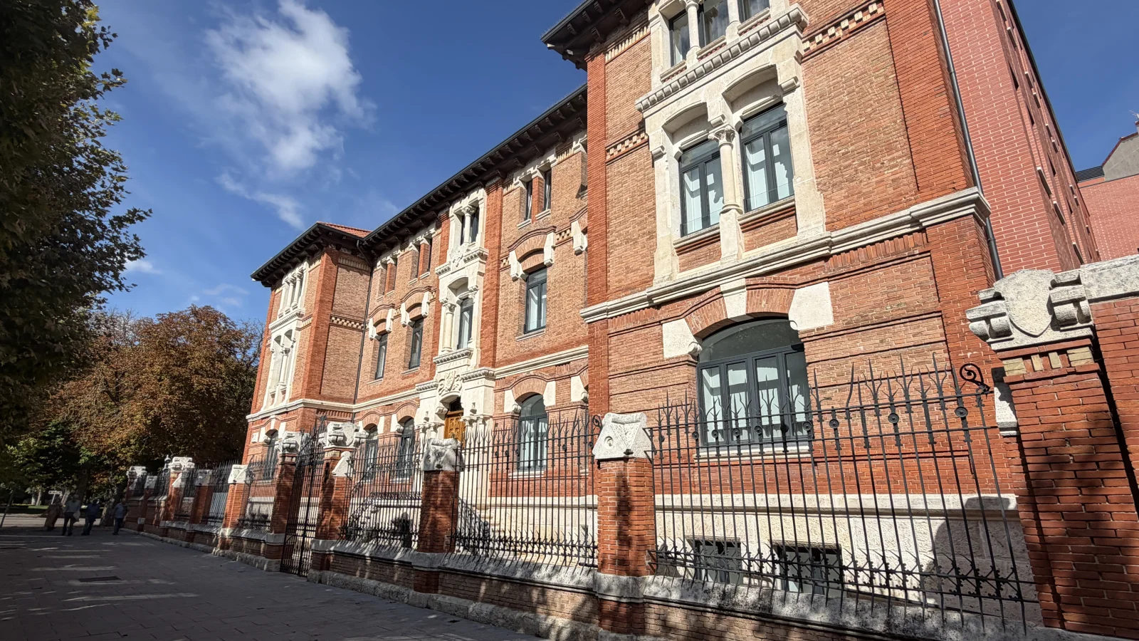 Perspectiva del edificio del antiguo Colegio del Niño Jesús