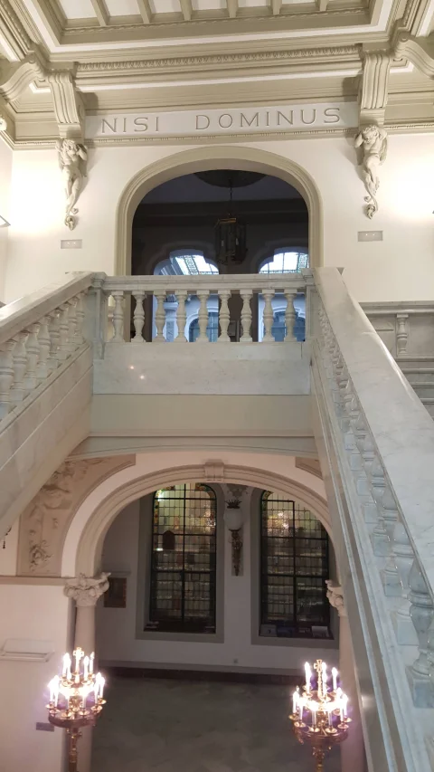 Detalle arquitectónico de la escalera del Palacio Arzobispal