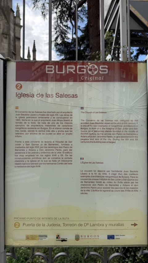 Panel municipal de la ruta Burgos Original dedicado a la Iglesia de las Salesas de Burgos