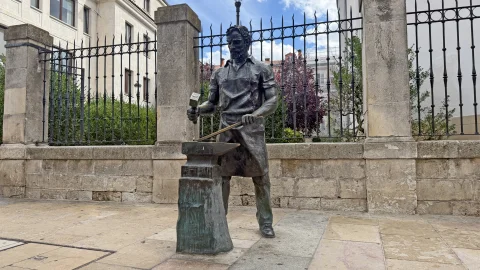 Estatua del Herrero