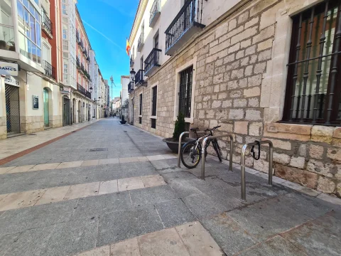 Calle Almirante Bonifaz a la altura de los Antiguos Juzgados, en la entrada por la calle San Juan