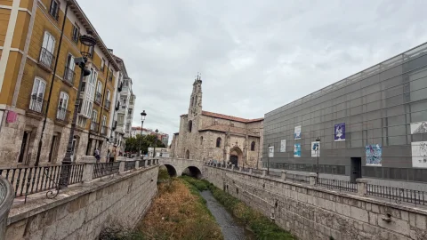 Iglesia de San Lesmes y el cauce del río Vena vistos desde el Mirador de San Lesmes de Burgos