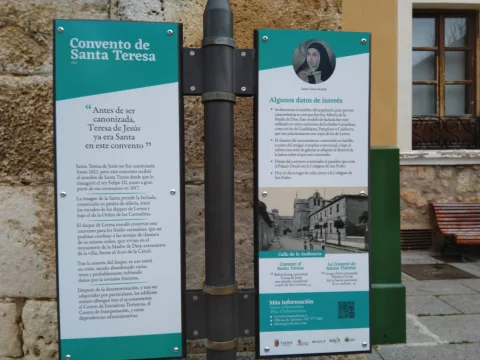 Letreros informativos del convento